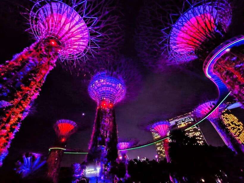 Singapore: Sunset City Tour by Kick Scooter - Bridges, concert halls, and the European town