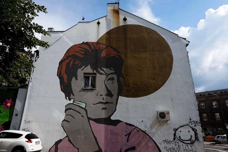 Street Art E Scooter tour - A relaxed ride with useful city context