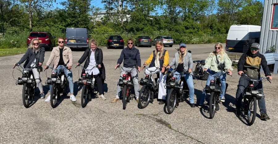 Texel: Solex Moped Rental - Starting with a full tank and a Texel map
