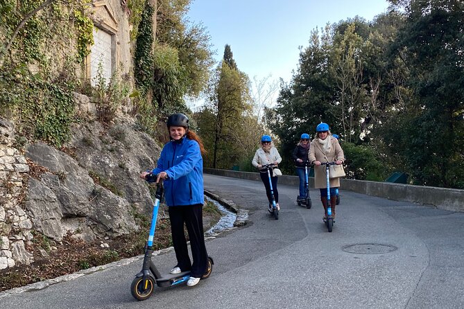 The essentials of Nice by electric scooter 1H30 - Starting at 2 Rue Halévy
