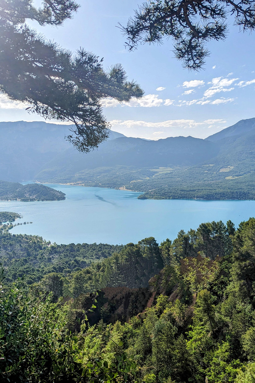 The lakeside panoramic tour: Guided electric scooter rides - A two-hour outing with a clear focus