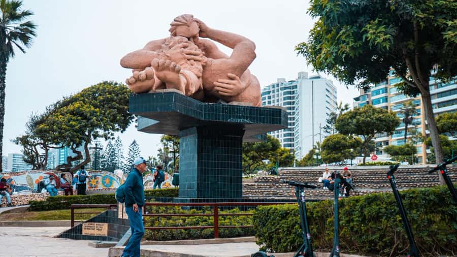 Tour Panorámico en Miraflores en Scooter Eléctrico - Starting at Av. 28 de Julio at 10:30 AM