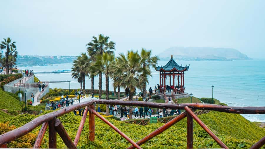 Tour Panorámico en Miraflores en Scooter Eléctrico - Mosaics, street art, and the ride between stops