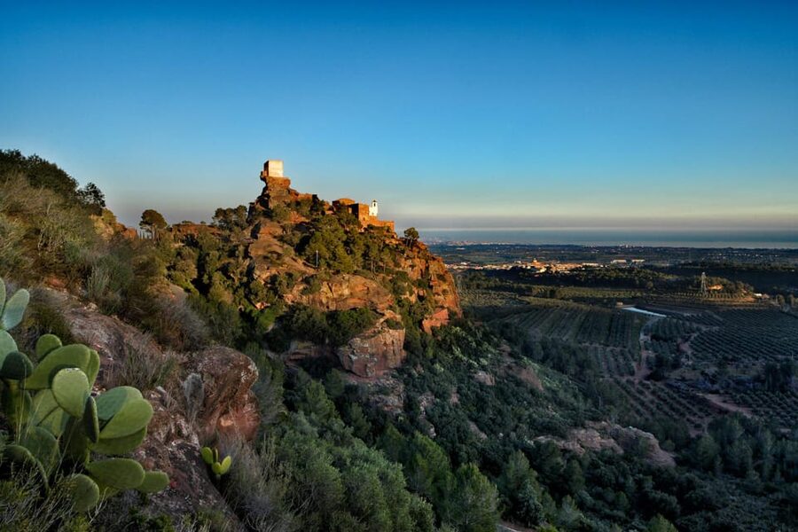 Tour scooter 125 guided Cambrils to red hills 2h with pickup - Key points to know before you book
