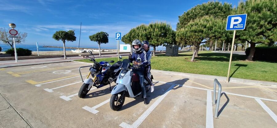 Tour scooter 125 guided Cambrils to red hills 2h with pickup - The ride from the coast to Mont-roig