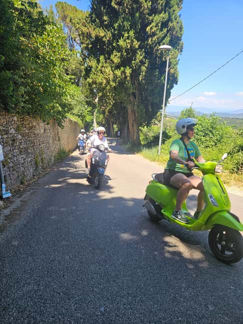 Tuscany: Vespa Tour with Traditional Lunch - Who Should Book This Vespa Tour