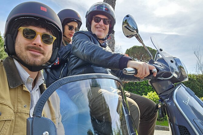 Unforgettable 1.5-Hour Private Vespa Sidecar Tour of Florence - Florence from the passenger seat of a Vespa