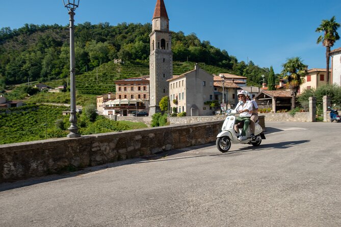 Vespa 125 rental to explore the UNESCO Hills - Starting in Conegliano at Via G. Verdi 27