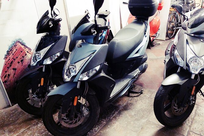 Vespa and Scooter Rental in Lucca - Why a scooter works so well around Lucca