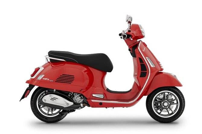 Vespa and Scooter Rental in Lucca - Riding through Montecarlo vineyards and olive groves