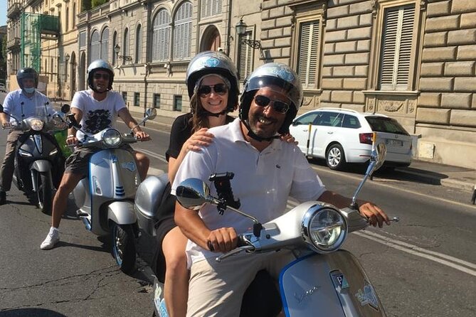 Vespa Elettrica 70 (125) Rental for the Full Day in Florence - Using the app instead of following a guide