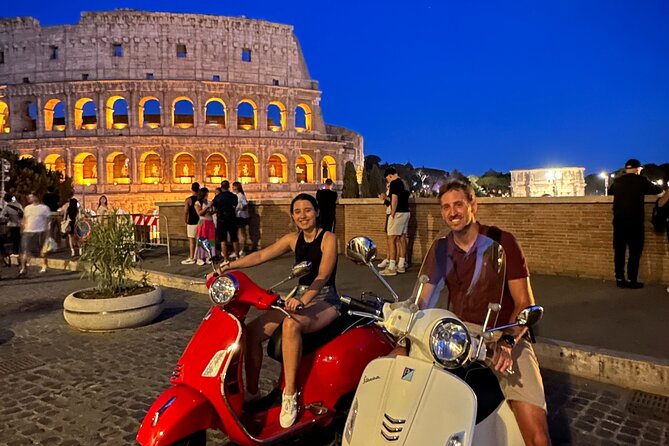 Vespa experience guided by us & Photo shoot - The Roman Forum Viewpoint