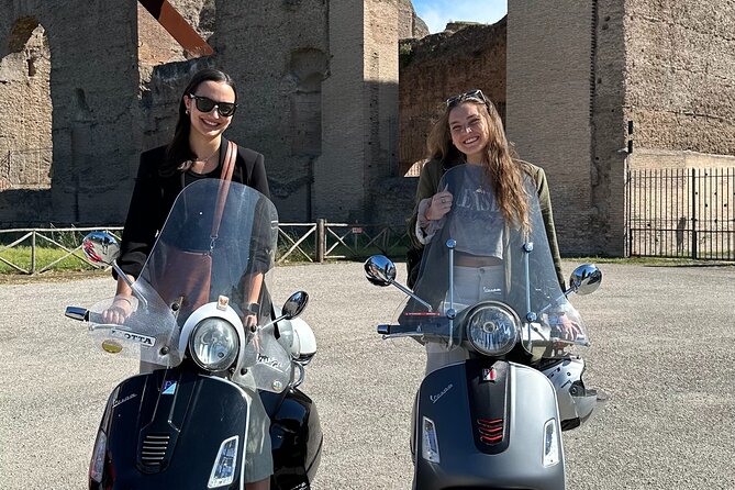 Vespa experience guided by us & Photo shoot - Piazzale Garibaldi and the Best Photo Stop