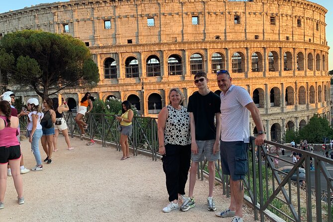 Vespa Tour in Rome Driven by Us with Optional Pick Up - Starting at Piazza dei Calcarari