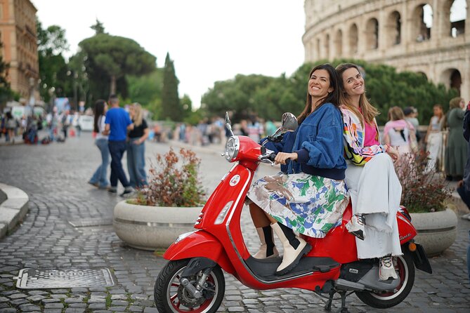 Vespa Tour in Rome with Pick up and Drop off - Passeggiata del Pincio or Gianicolo Hill?