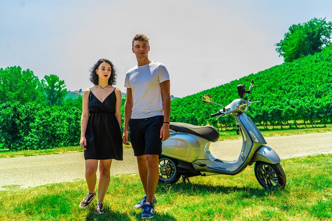Vespa tour in the Langhe with winery visit and lunch - Verduno, the gentle opening stop
