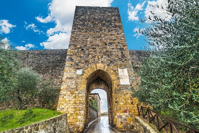 Vespa Tour with Lunch&Chianti Winery from Siena - Radda in Chianti: a village seen from the road