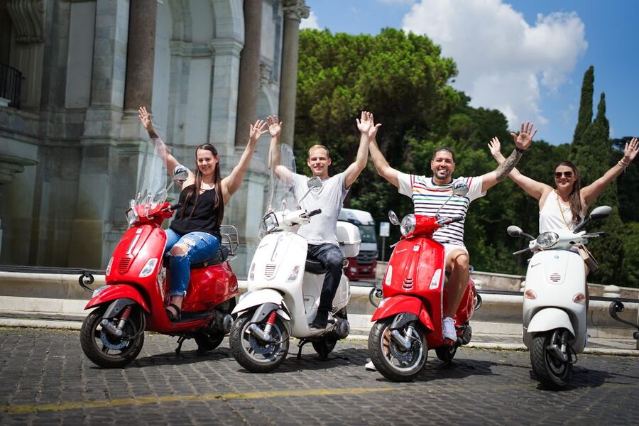 Vespa tour with Professional Photoshoot - Why a Vespa is a smart way to see Rome quickly