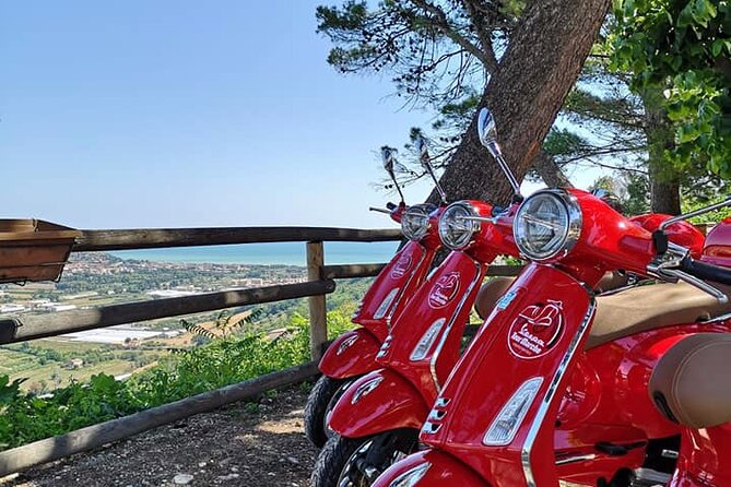 Vespa tour with written guide of Marche in Valdaso - Starting in Porto San Giorgio with a Vespa and roadbook