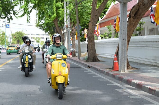 Vintage Scooter Bangkok Tour on Weekday (City Route) - Saranrom Park adds a quieter royal pause