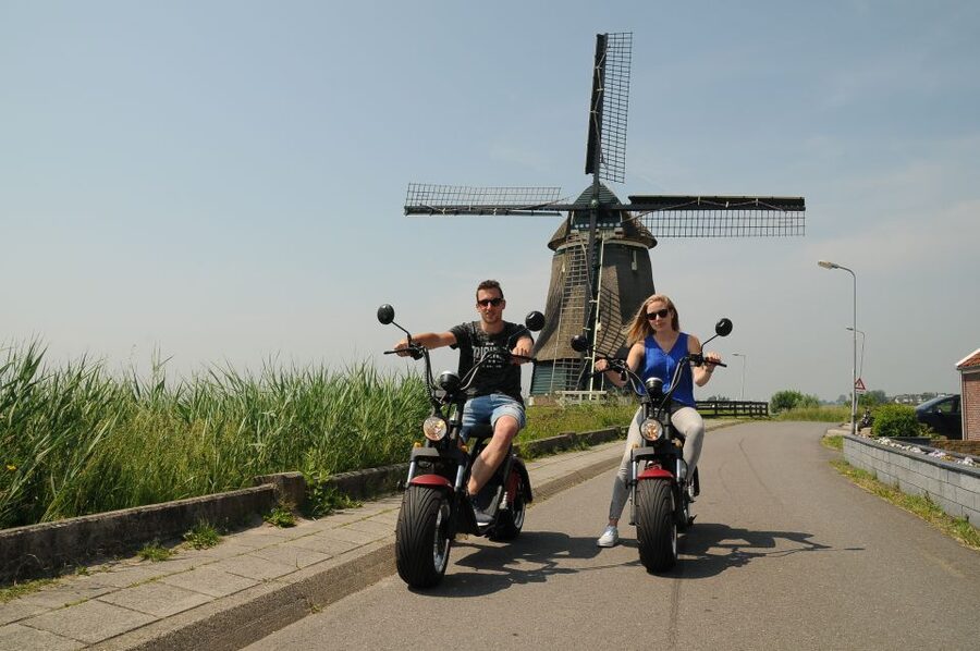 Volendam: E-Scooter Rental - Marken turns the ride into a full-day outing