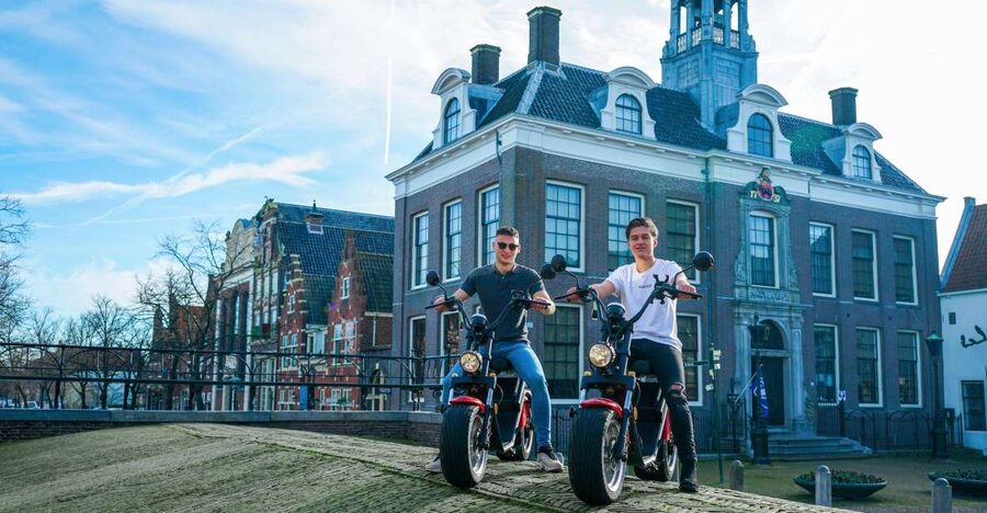 Volendam: E-Scooter Rental - Who will enjoy this most