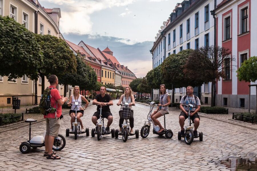Wroclaw: Grand E-Scooter Tour - The Odra River and Grunwaldzki Bridge