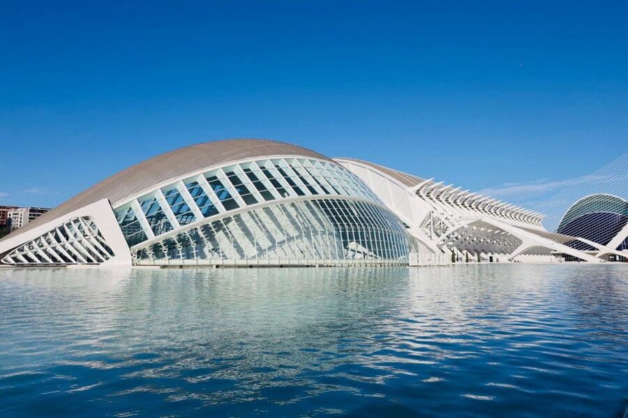 Zoom Through Valencia: Top 25 Hotspots on E-Scooters - Why an e-scooter works well in Valencia
